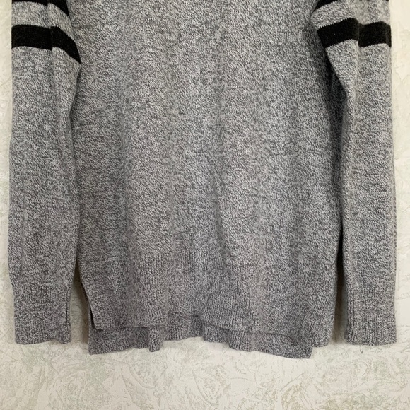 American Eagle Gray Sweater - Picture 6 of 6